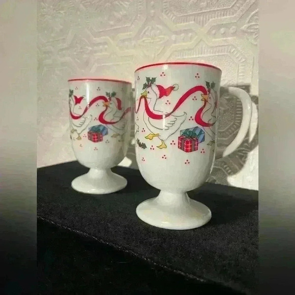 Vintage Japan Footed Christmas Tea Coffee Cups (2)  Ducks Playing With Ribbon - Picture 1 of 7